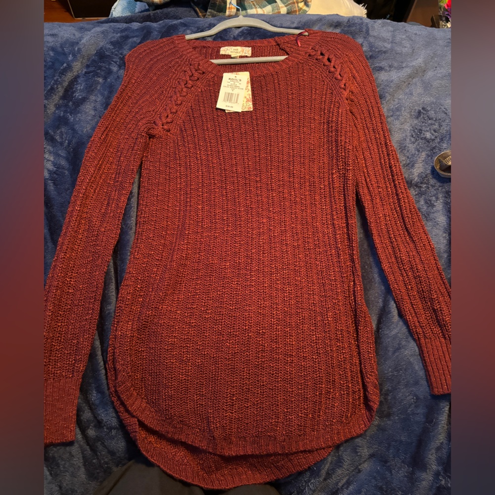 Kohl’s Sweater Burgundy Bloom